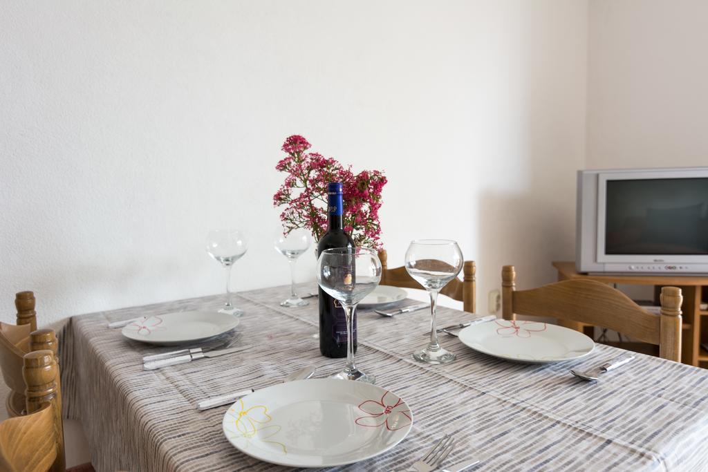 Apartments Mirko Vinišće エクステリア 写真