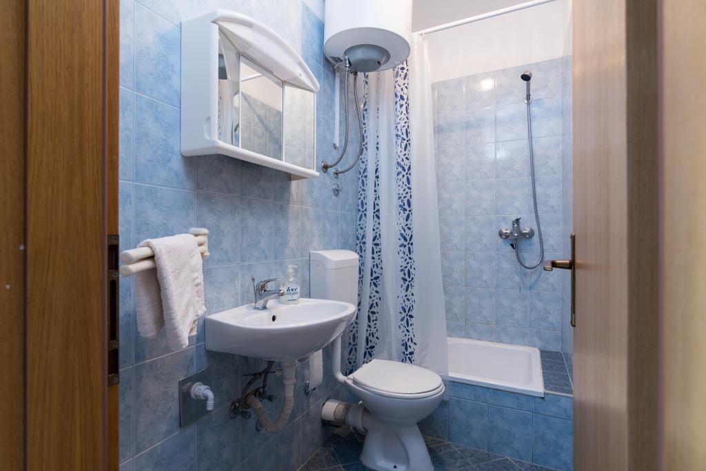 Apartments Mirko Vinišće エクステリア 写真